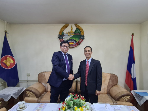 ЛАОСЫН БИЗНЕС ЭРХЛЭГЧИД МОНГОЛЫН АРЬС ШИР, МАХ, МОНГОЛ АРХИЙГ СОНИРХДОГ